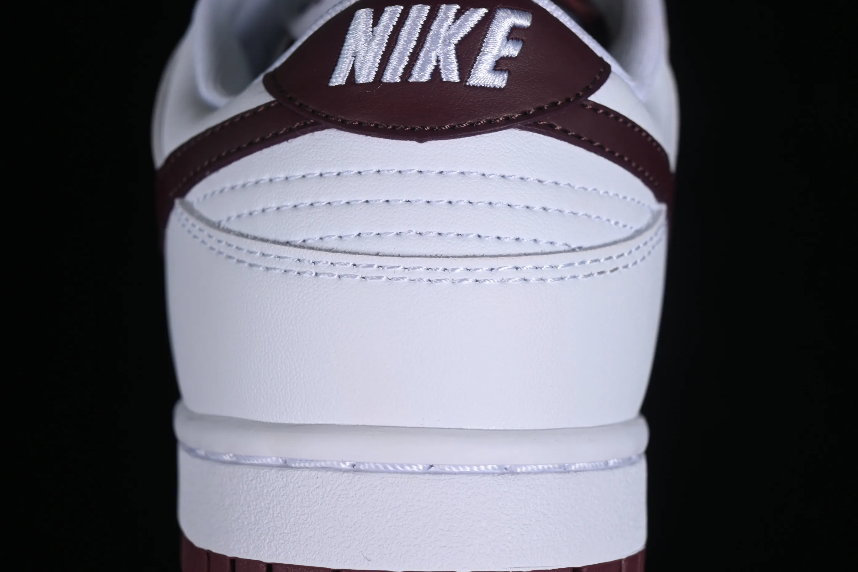 All categories Nk SB Dunk series Nk SB Dunk Low low-top sneakers Nk SB Dunk Low white and red color low-top casual sports skateboard shoes DV0831-102